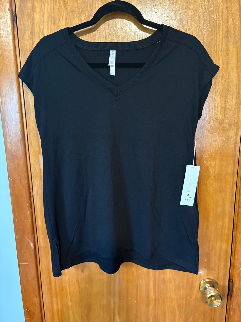 NWT Women's Lularoe Cozy Gabby Black V-Neck Short Sleeve Top